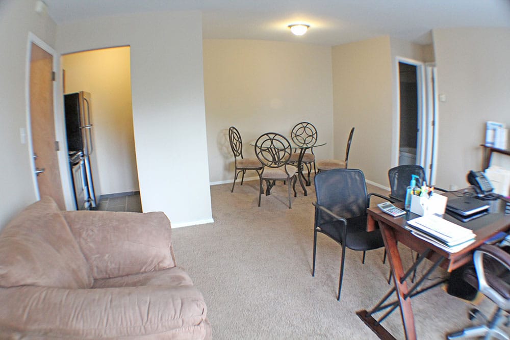 LAUREL MANOR APARTMENTS Updated September 2024 3102 Archwood Ave