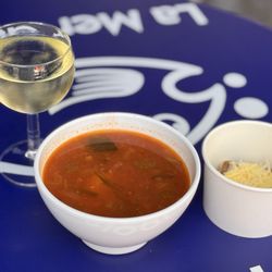 Noordzee - Mer du Nord - Soup. Argentinian wine, crouton