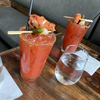 Birdhouse Wingerie & Bar - Bloody Caesar (à la Birdhouse) - Chicken Wings Near Me - Dollard-des-Ormeaux, Quebec