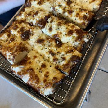COMO's Restaurant - Cheese bread - Pizza Near Me - Ferndale, Michigan COMO's Restaurant - Cheese bread - Pizza Near Me - Ferndale, Michigan