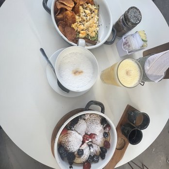 La Pebeta - Avocado toast, latte, mini hotcakes, vitamin C drink juice - Bakeries Near Me - Tulum, ROO