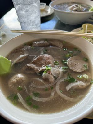 Pho Saigon by null