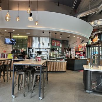 DeLeo Bros Pizza - Clean tables and ocd manager lines up the chairs - Pizza Near Me - Seattle, Washington