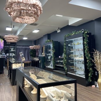 Identity Body Piercing - Interior - Piercing Near Me - Chicago, Illinois Identity Body Piercing - Interior - Piercing Near Me - Chicago, Illinois