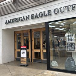American Eagle Outfitters - Entrance American Eagle