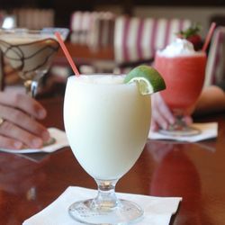 Long 9 Lounge - Daily Drink Specials