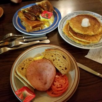 Bon's Off Broadway - Breakfast & Brunch Near Me - Vancouver, British Columbia