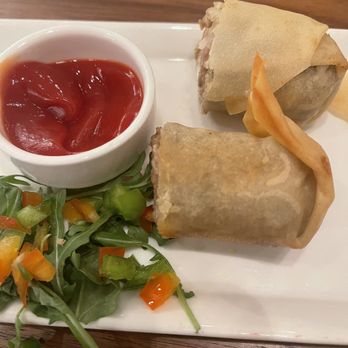 Tark's Grill & Bar - Cheesesteak spring roll - Cocktail Bars Near Me - Lutherville, Maryland