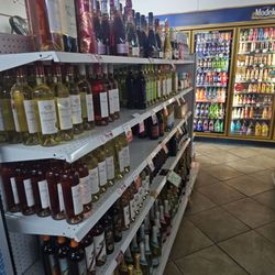 Divine's Market & Liquor Store