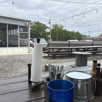 The Pig & Pint - Outdoor seating - Barbeque Near Me - Jackson, Mississippi The Pig & Pint - Outdoor seating - Barbeque Near Me - Jackson, Mississippi
