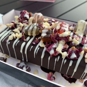 Fantasticks - Cranberry (sugar free) with chocolate dip - Gelato Near Me - Ashburn, Virginia