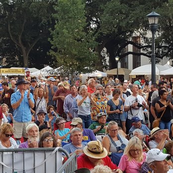 Lafayette Square - Crowd enjoying 2016 BBQ and Blues - Parks Near Me - New Orleans, Louisiana