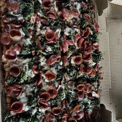Depetrillo's Pizza & Bakery - Large Cheese And Pepperoni spinach mushroom
