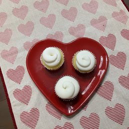 Three different flavors with amazing but very sweet frosting. Three different flavors with amazing but very sweet frosting.