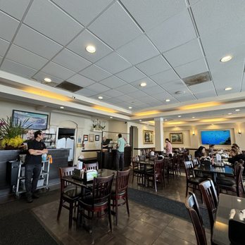 Ngu Binh Restaurant - Interior - Vietnamese Near Me - Westminster, California