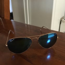 Sunglass Hut