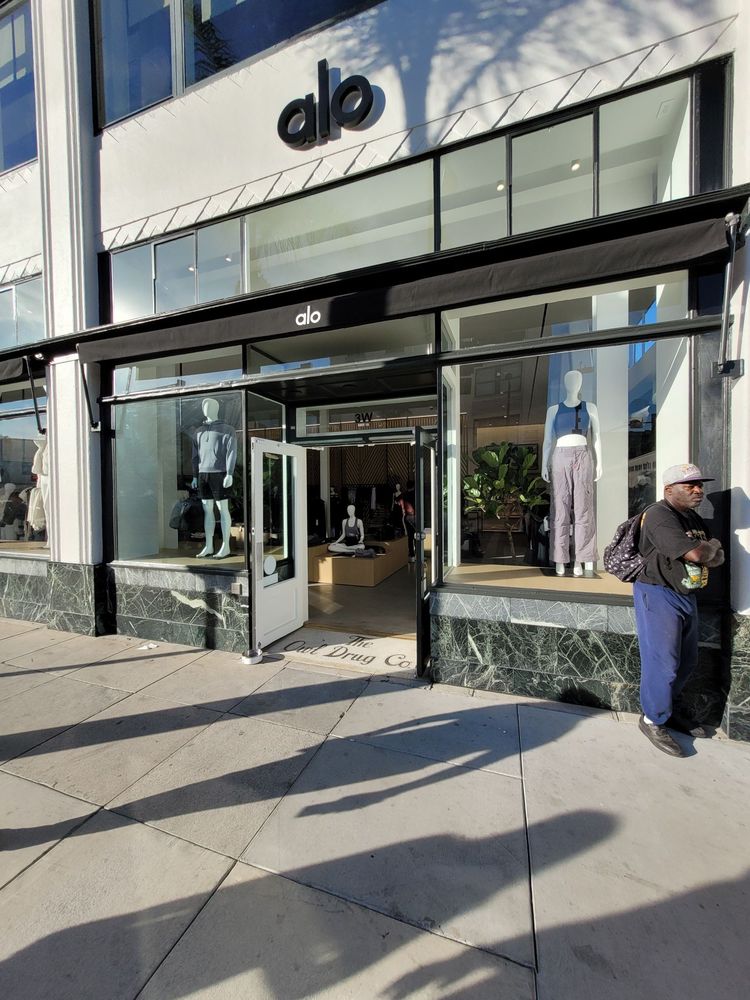 ALO Updated October 2024 16 Reviews 3 W Colorado Blvd, Pasadena