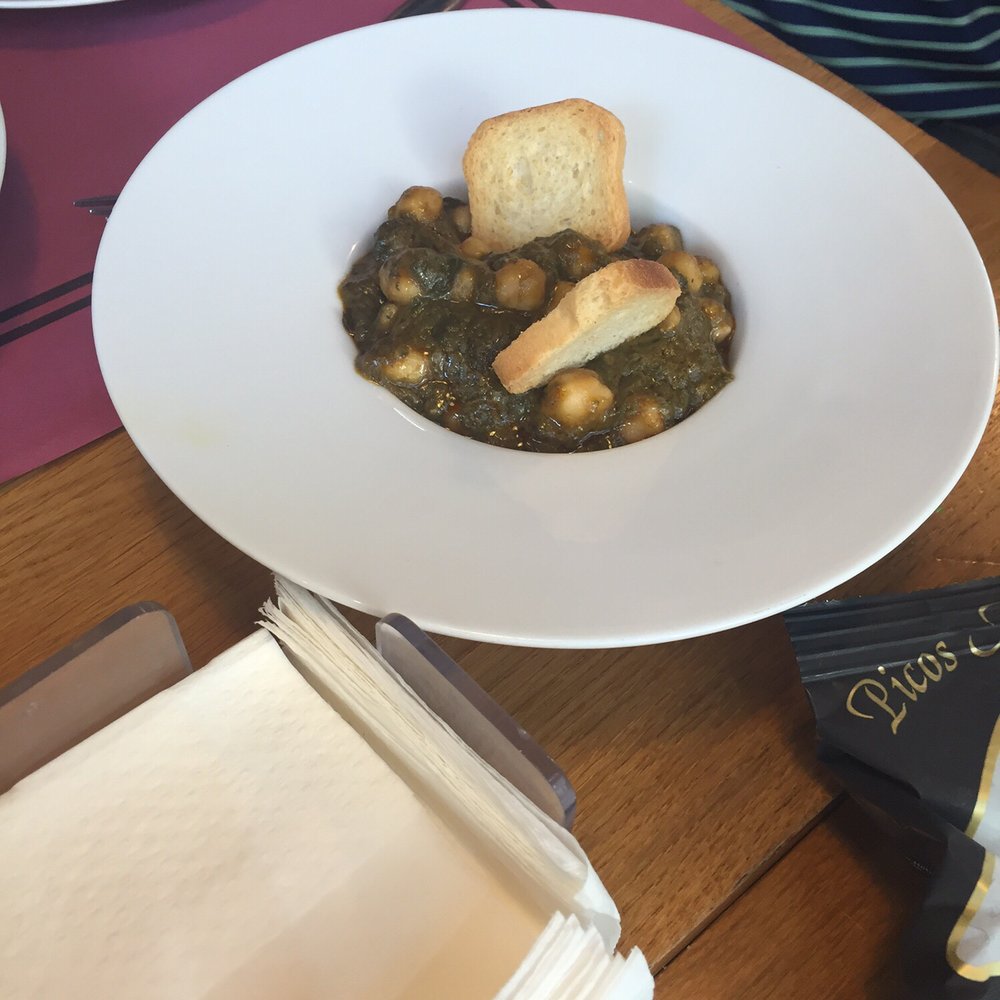 La Gorda de Las Setas - Chickpeas and spinach - Tapas Bars Near Me - Seville, SE La Gorda de Las Setas - Chickpeas and spinach - Tapas Bars Near Me - Seville, SE