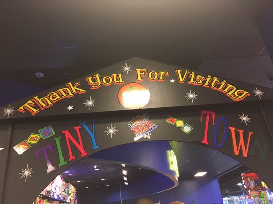 St. Louis Incredible Pizza Company by null