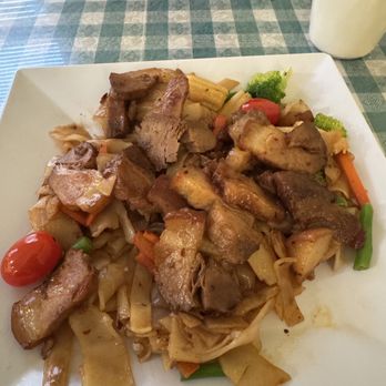SHWE Burmese Restaurant - Drunken Noodles w/ Pork Belly - Burmese Near Me - Rensselaer, New York SHWE Burmese Restaurant - Drunken Noodles w/ Pork Belly - Burmese Near Me - Rensselaer, New York