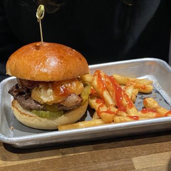 Brown Bag Brewery - BBQ Burger - Burgers Near Me - Prescott, Arizona