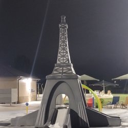 Eiffel Tower Park - kinda underwhelming...