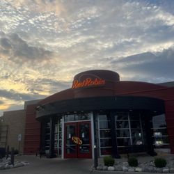 Red Robin Gourmet Burgers and Brews