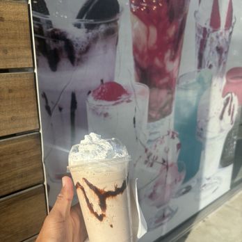Nevería El Oasis - Chocolate Milkshake! - Desserts Near Me - Los Angeles, California Nevería El Oasis - Chocolate Milkshake! - Desserts Near Me - Los Angeles, California