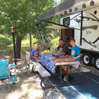 Clio's Rivers Edge Rv Park - RV Parks Near Me - Clio, California