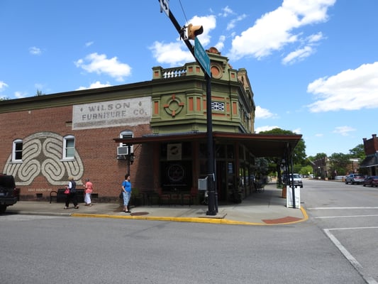 Sara's Wine & Bier Bar by null