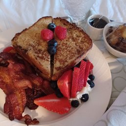 ROOM SERVICE FRENCH TOAST / BACON / STEWED APPLES ROOM SERVICE FRENCH TOAST / BACON / STEWED APPLES