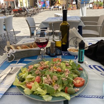 Midnight Sun - Nice salad with tuna Excellent - Italian Near Me - Minori, SA Midnight Sun - Nice salad with tuna Excellent - Italian Near Me - Minori, SA