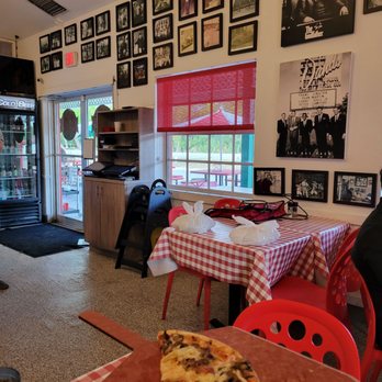 Enrico's Pizza Islamorada - Enrico's - Pizza Near Me - Tavernier, Florida