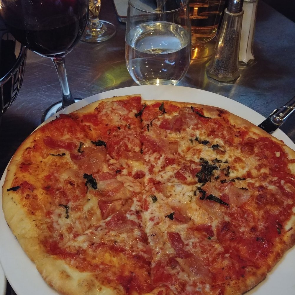 Fratello - 4 cheese pizza with bacon : avoid the pizza here, not good at all. - Italian Near Me - Saint-Constant, Quebec
