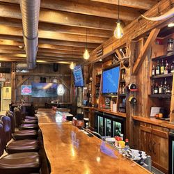 Niko's Pointers Saloon - Bar