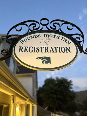 Hounds Tooth Inn by null