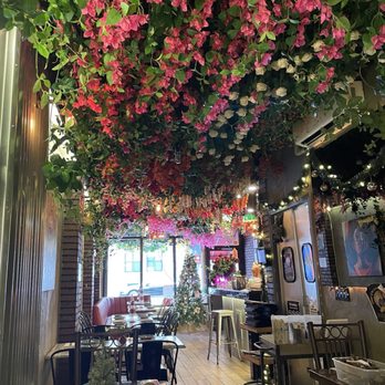 Kam Rai Thai - inside - Cocktail Bars Near Me - Astoria, New York