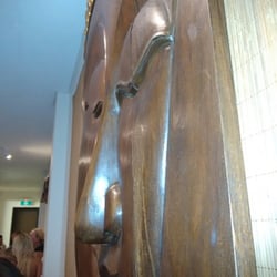 Kinnaree Thai Restaurant - The decor