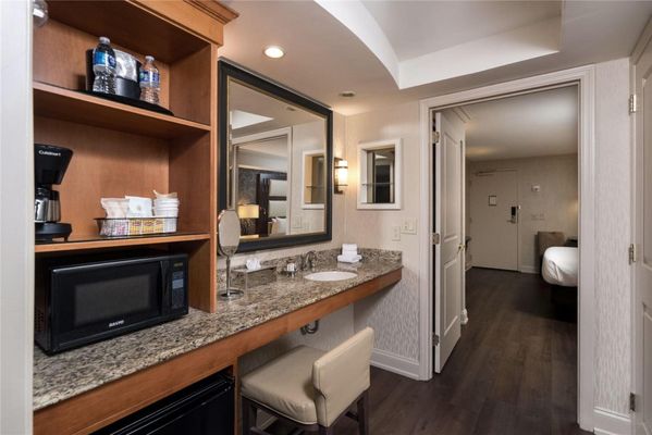 Eden Resort & Suites by null