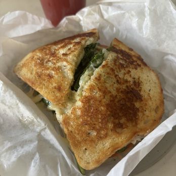 Mas Cafe - grilled chicken breast sandwich - Coffee & Tea Near Me - Seattle, Washington