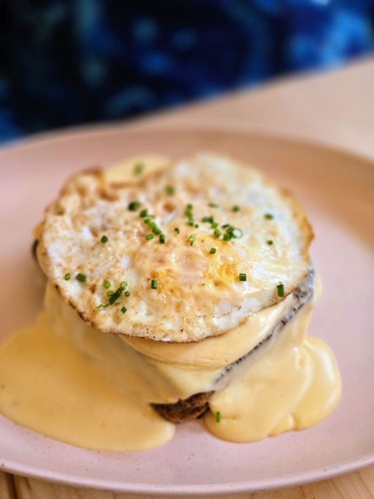 CRU PVD Kitchen & Bar