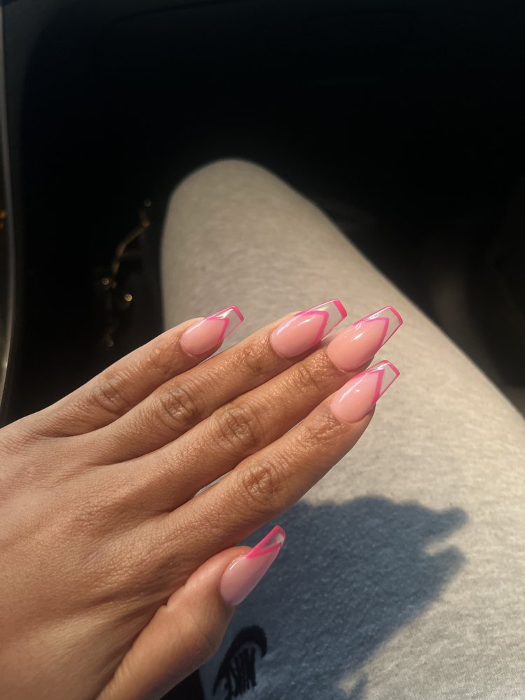 VIP NAILS SPA & LASH Logo