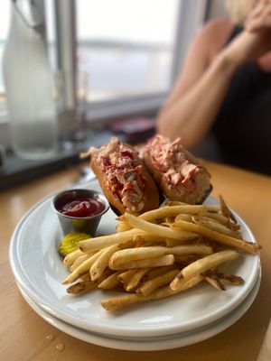 Stern Seafood Restaurant by null