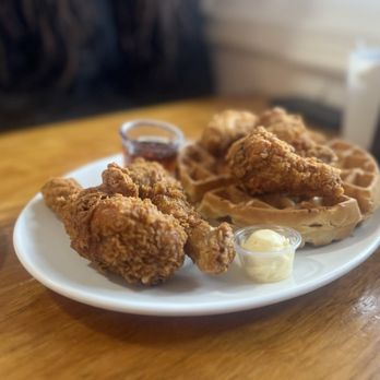 Babs Delta Diner - Fried Chicken with a Waffle - Diners Near Me - Suisun City, California Babs Delta Diner - Fried Chicken with a Waffle - Diners Near Me - Suisun City, California