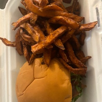 Al's Burger Shack - Sweet potato fries and Sean's Bacon Cheeseburger - Burgers Near Me - Chapel Hill, North Carolina Al's Burger Shack - Sweet potato fries and Sean's Bacon Cheeseburger - Burgers Near Me - Chapel Hill, North Carolina