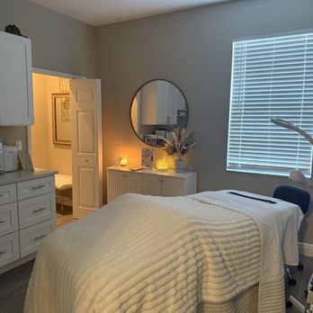 Inside Out Aesthetics & Wellness - Our private esthetician room at Inside Out Aesthetics & Wellness in Wesley Chapel for customized facials and advanced skin treatments. - Weight Loss Centers Near Me - Wesley Chapel, Florida Inside Out Aesthetics & Wellness - Our private esthetician room at Inside Out Aesthetics & Wellness in Wesley Chapel for customized facials and advanced skin treatments. - Weight Loss Centers Near Me - Wesley Chapel, Florida