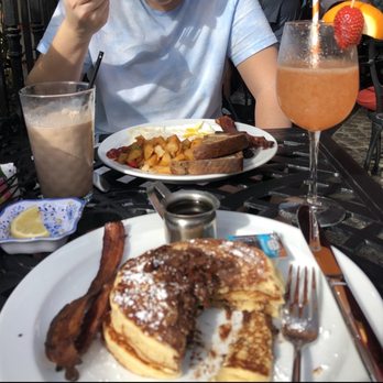 Jane's Cafe on 3rd - Chocolate chip pancakes, over easy eggs, BG Strawberry Orange Mimosa - Breakfast & Brunch Near Me - Naples, Florida