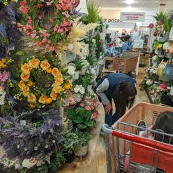 Home Goods - Synthetic flowers
