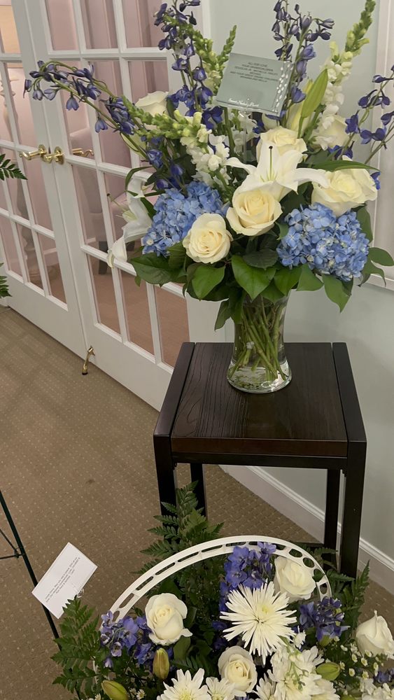 SWEET NECTAR’S FLORIST Updated September 2024 65 Photos & 15 Reviews 324 Q Village Rd