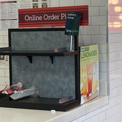 Arby's - Pick Up Station